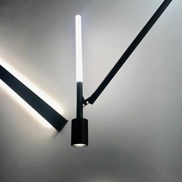 Потолочный светильник на вертикальной стойке IONA LINE Black 10 by ImperiumLoft