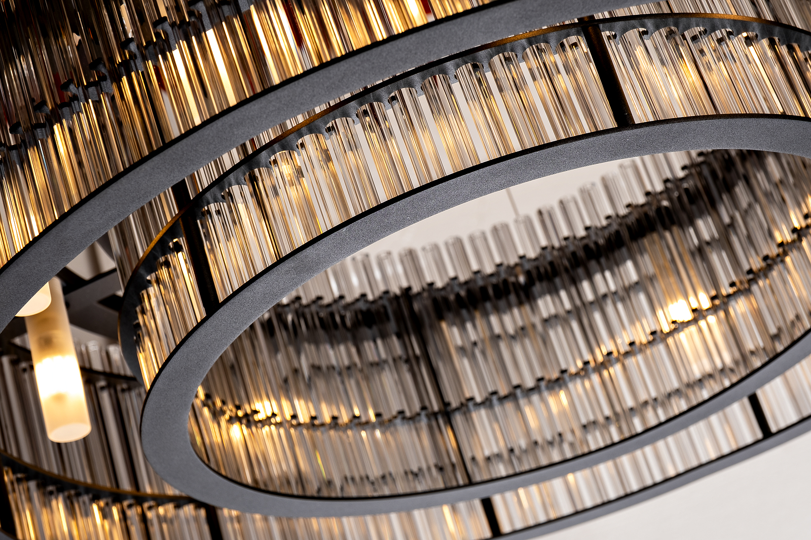 Люстра подвесная прозрачное стекло/черный металл Garda Decor 91GH-80567