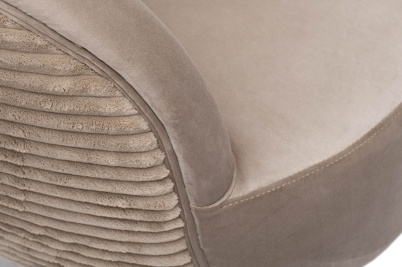 Кресло велюровое бежевое Garda Decor 48MY-2582 BEG GO