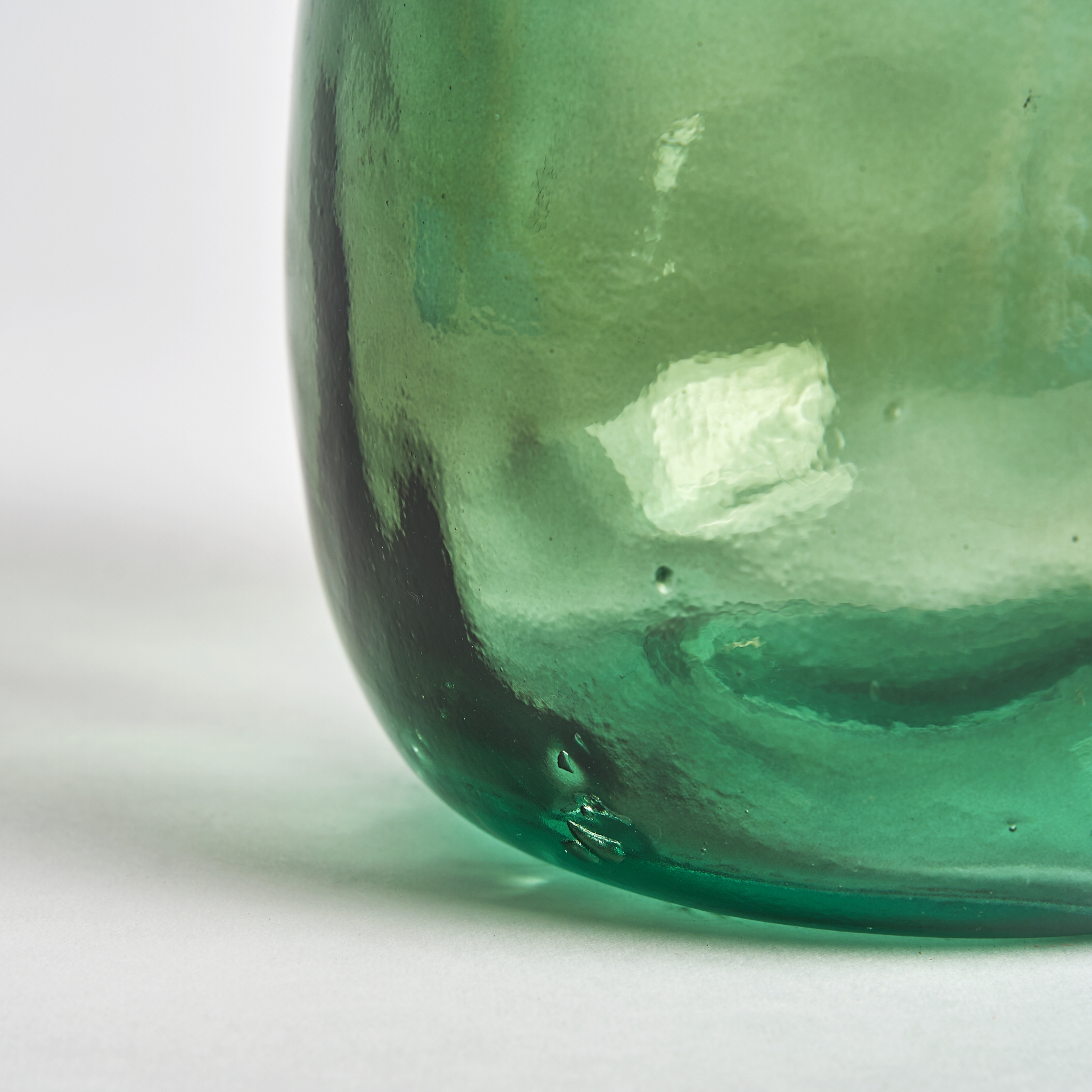 Ваза Aike зеленая высота 38 см Vical