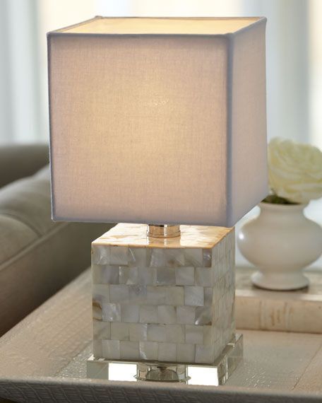 Настольная лампа из перламутра Гибсон Louvre Home CLM2922