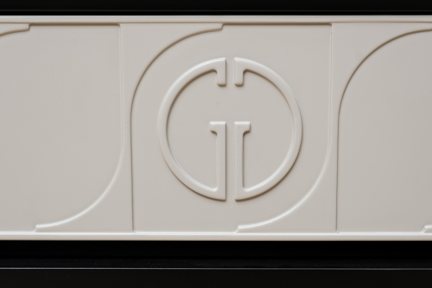 Тумбочка прикроватная Spinola черно-серая Garda Decor GD-00002