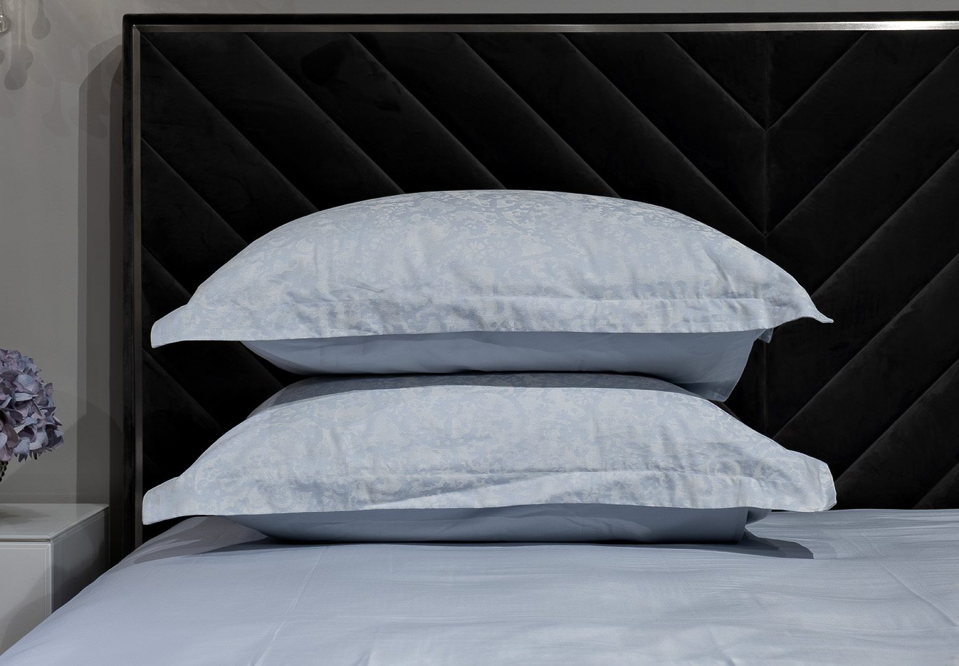 Простыня сатиновая голубая Garda Decor 130HB-00033