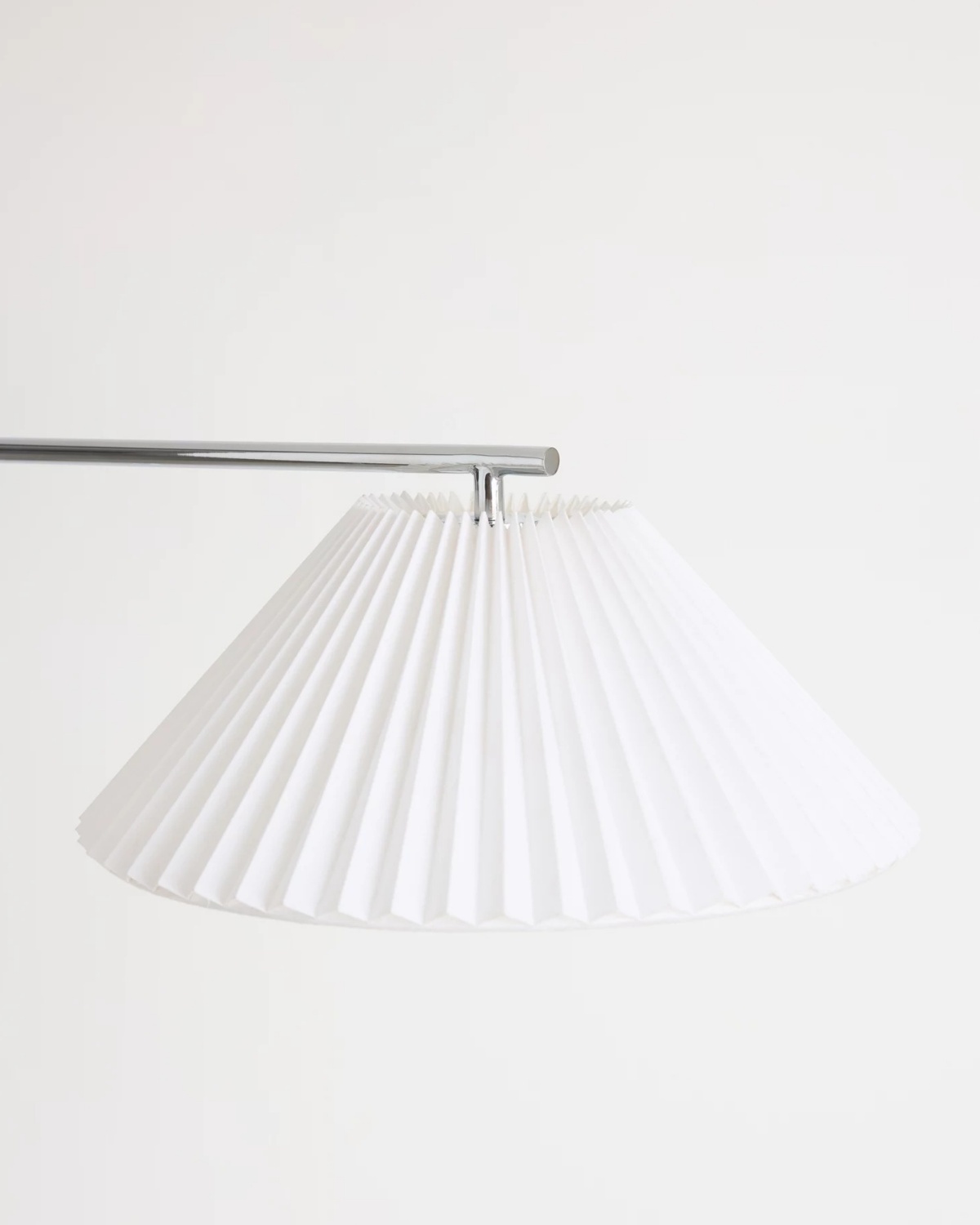 Серебристая напольная лампа Харриет Louvre Home LHLFL060348SWL