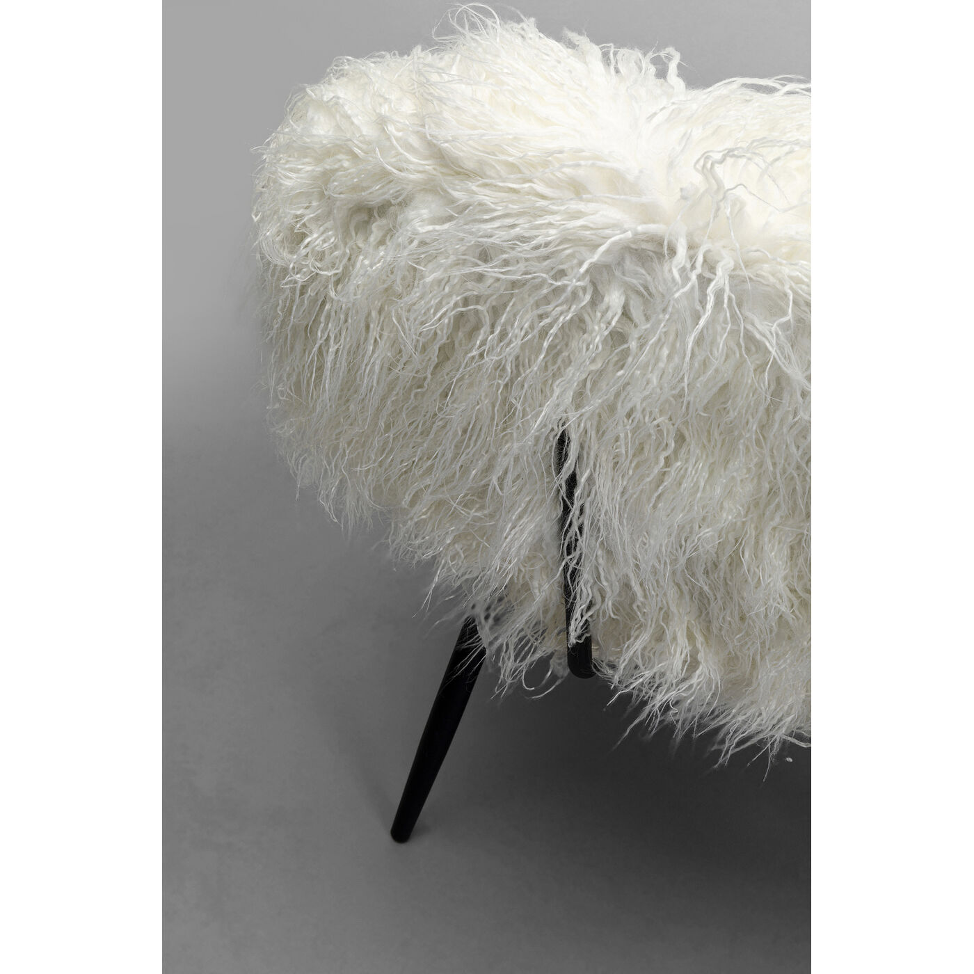 Кресло Hairy White KARE 87828