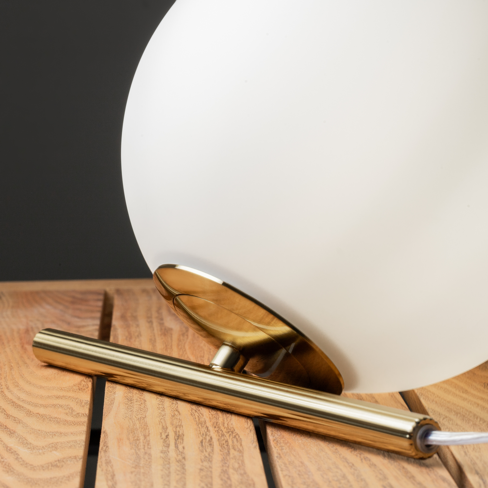 Настольный светильник Freya FR5259TL-01BS