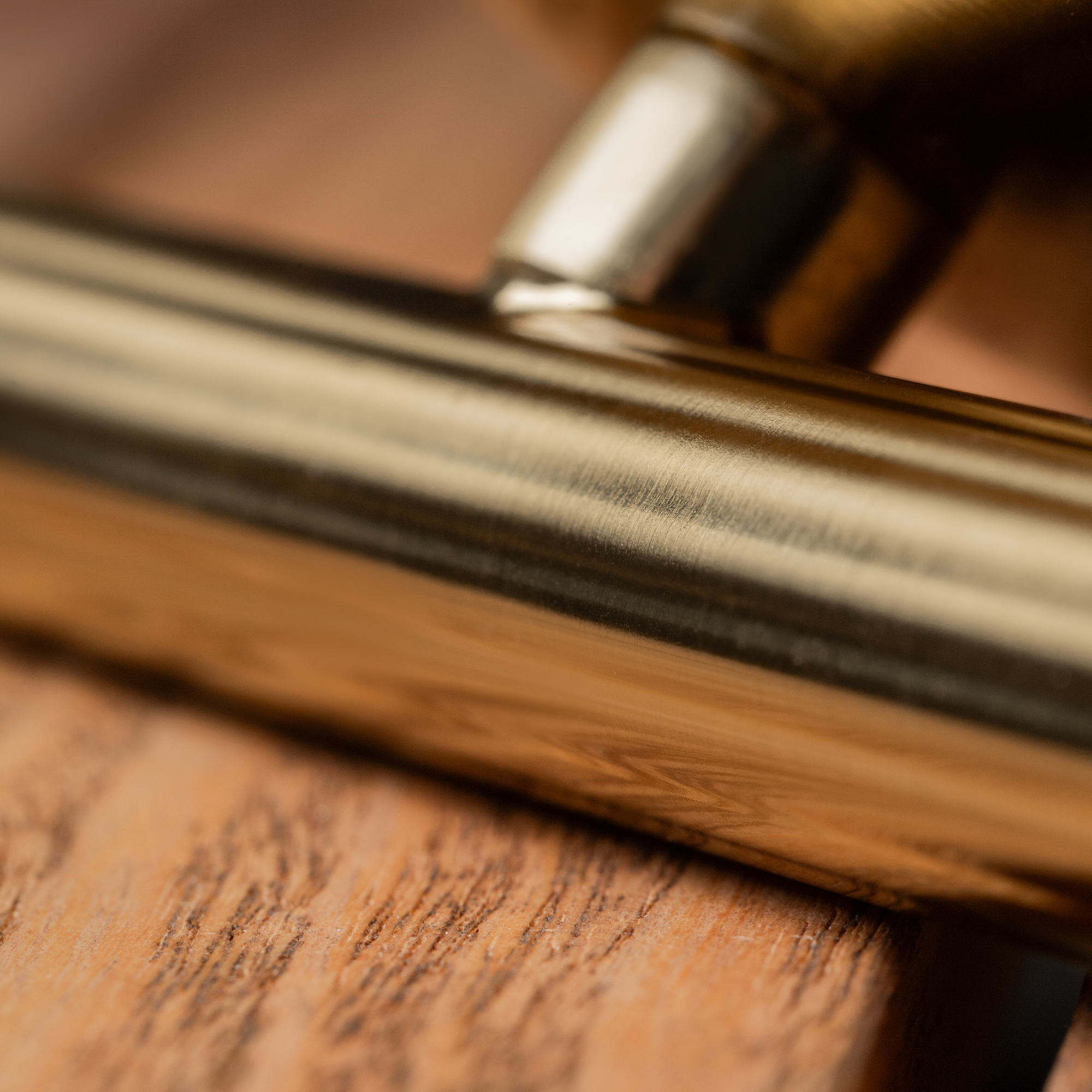 Настольный светильник Freya FR5259TL-01BS