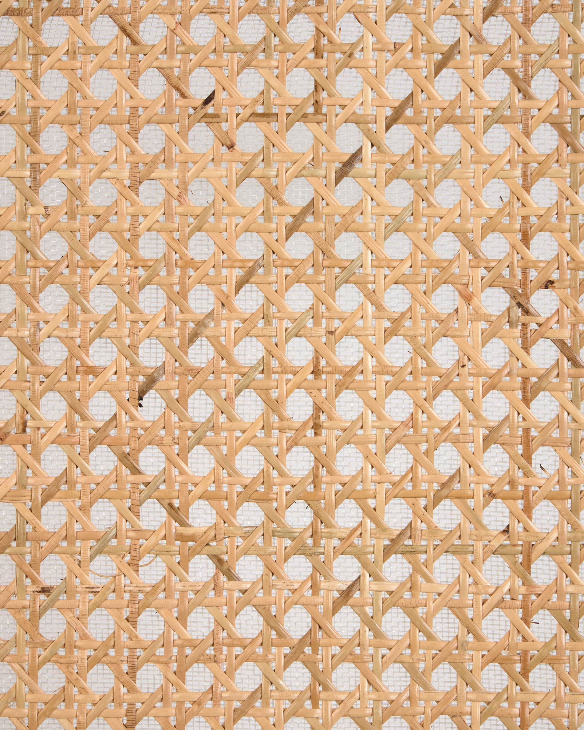 Стул Romane из массива бука черного цвета с ясеневым шпоном и ротангом La Forma (ex Julia Grup)