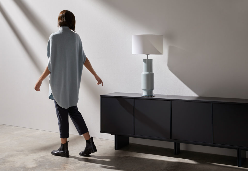 Настольная лампа Noa хромированный металл + белый абажур 801011/41 Aromas del Campo