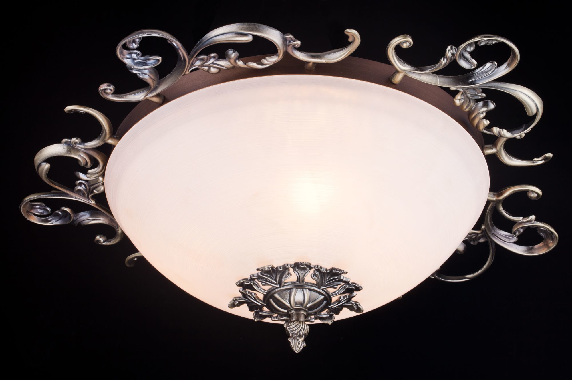 Потолочный светильник Maytoni C900-CL-03-R