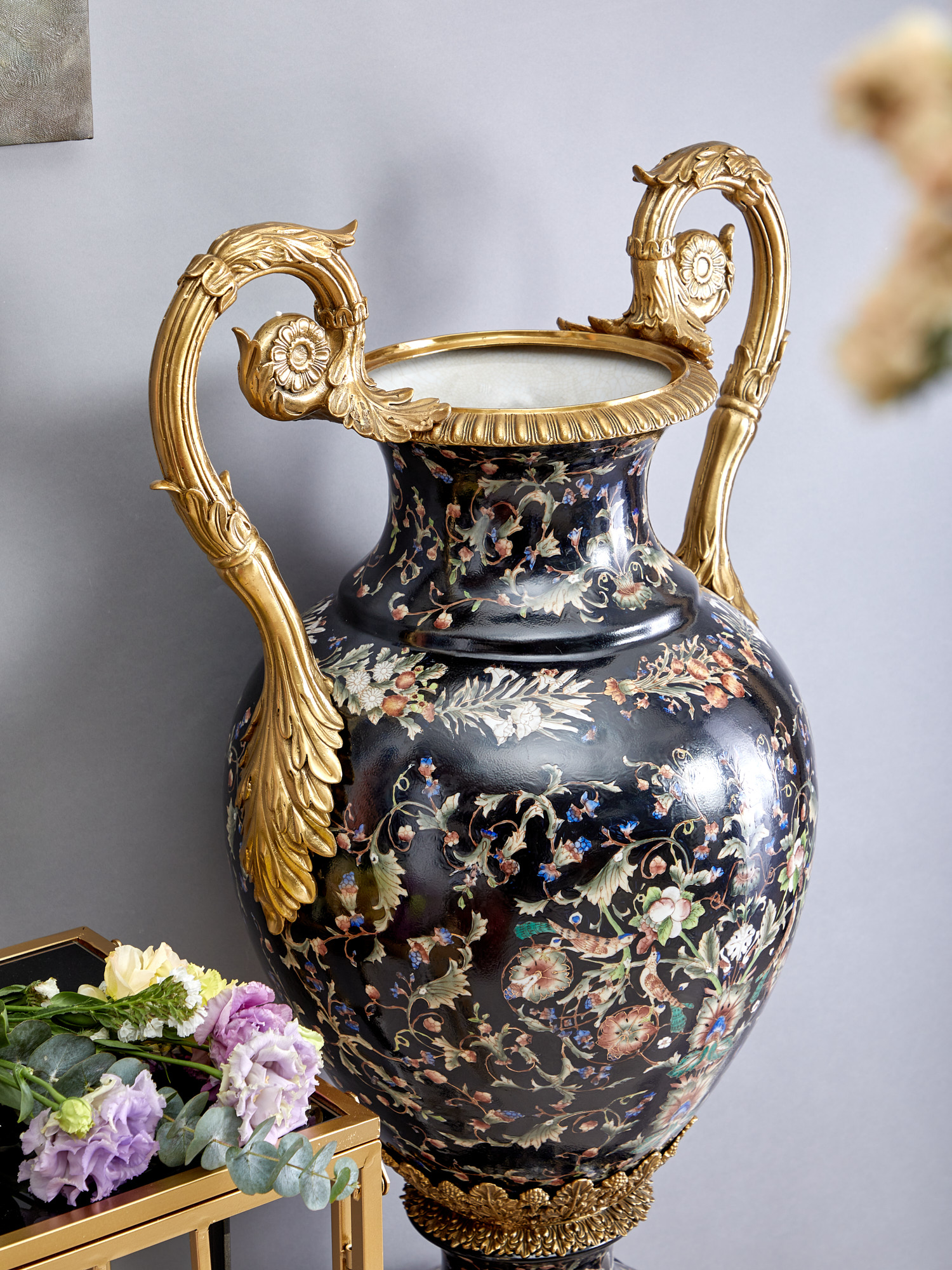 Ваза с крышкой на пьедестале Glasar J904HC/BK2250