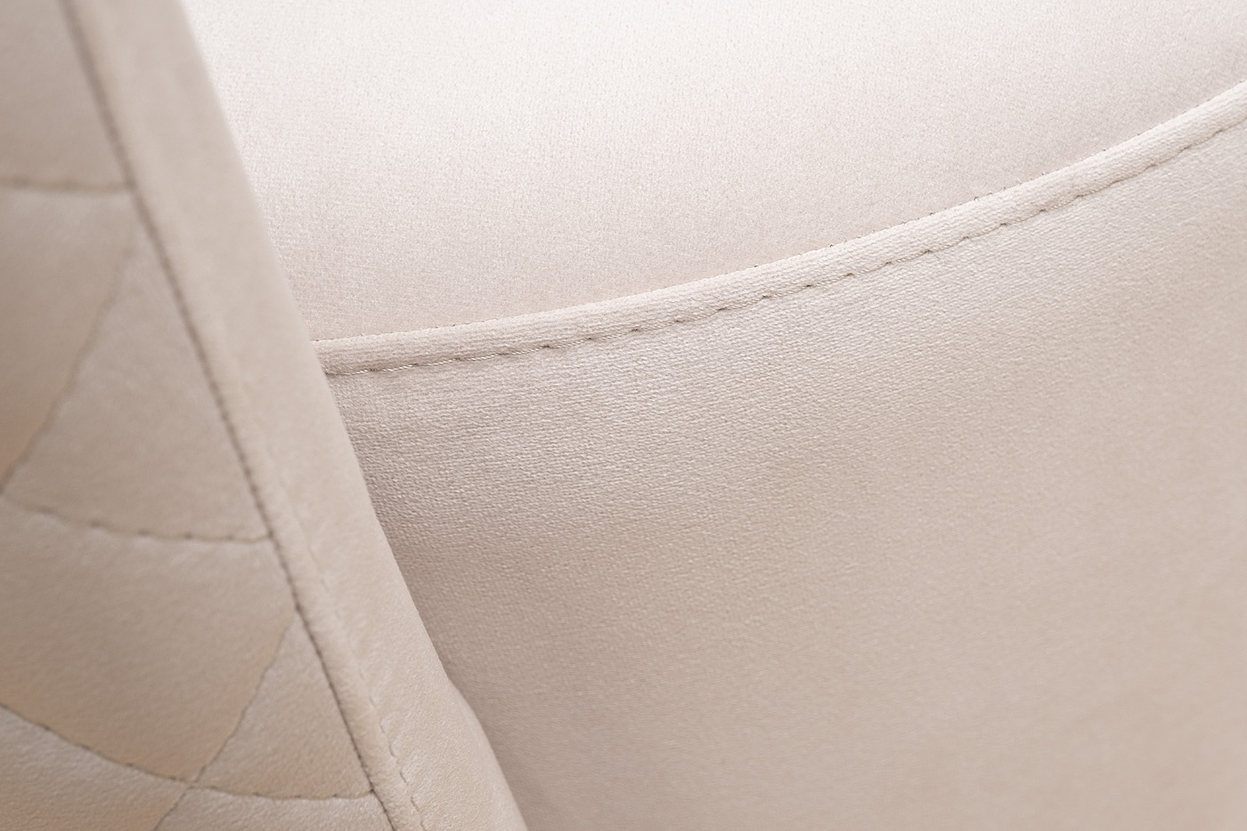 Кресло Verona Basic вращающееся велюровое бежевое Garda Decor VERONA BASIC-Colt002 Кресло Verona Basic вращающееся велюровое бежевое Garda Decor VERONA BASIC-Colt002