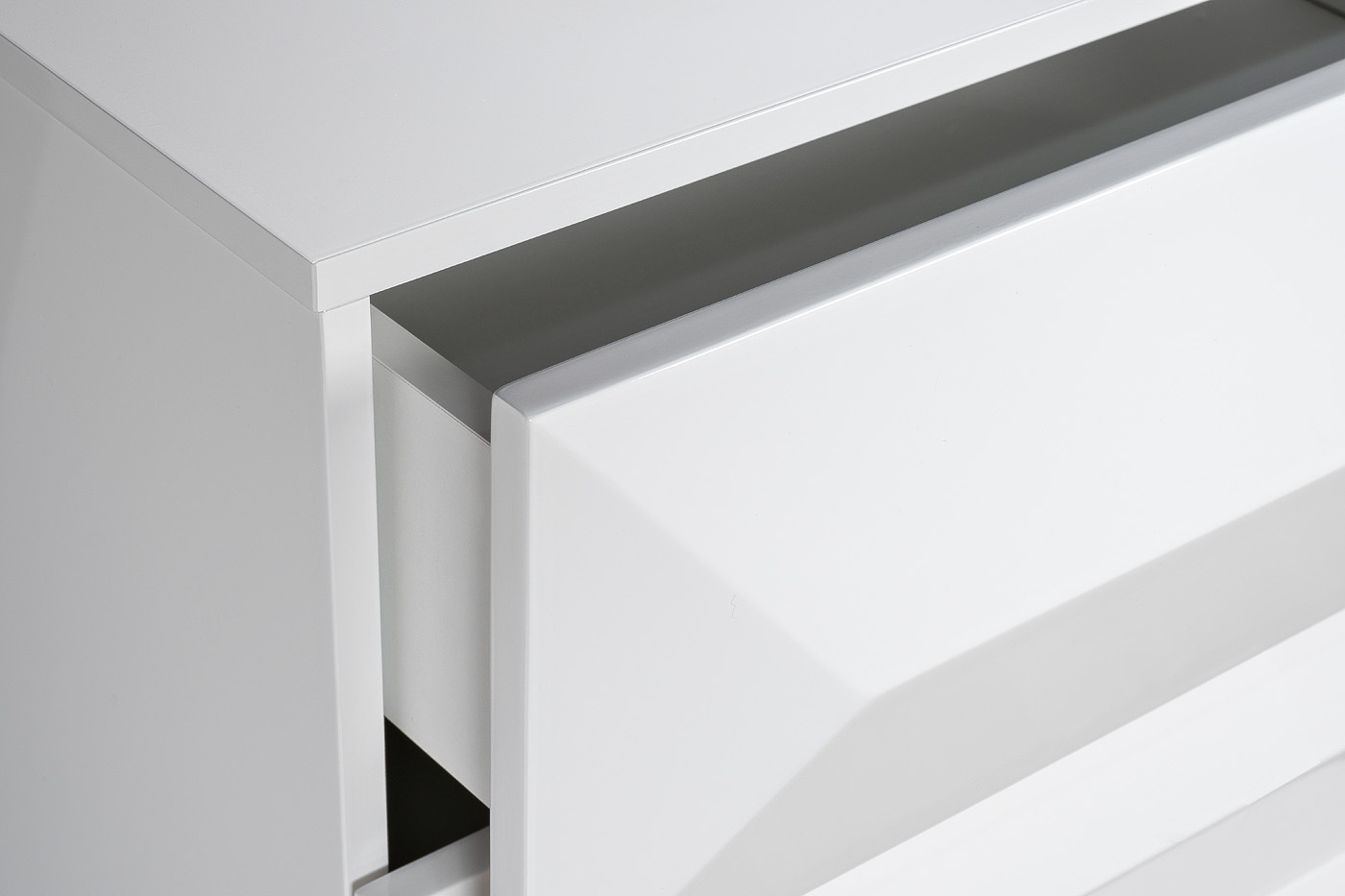 Комод белый Garda Decor 40AD-CB253