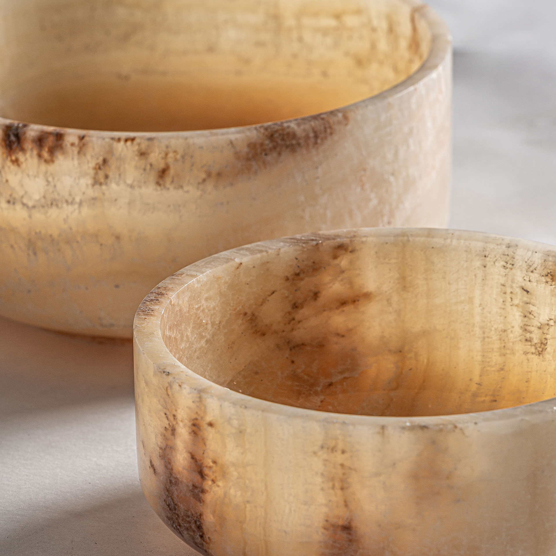 Набор из 2-х подносов 32637 из оникса Vical