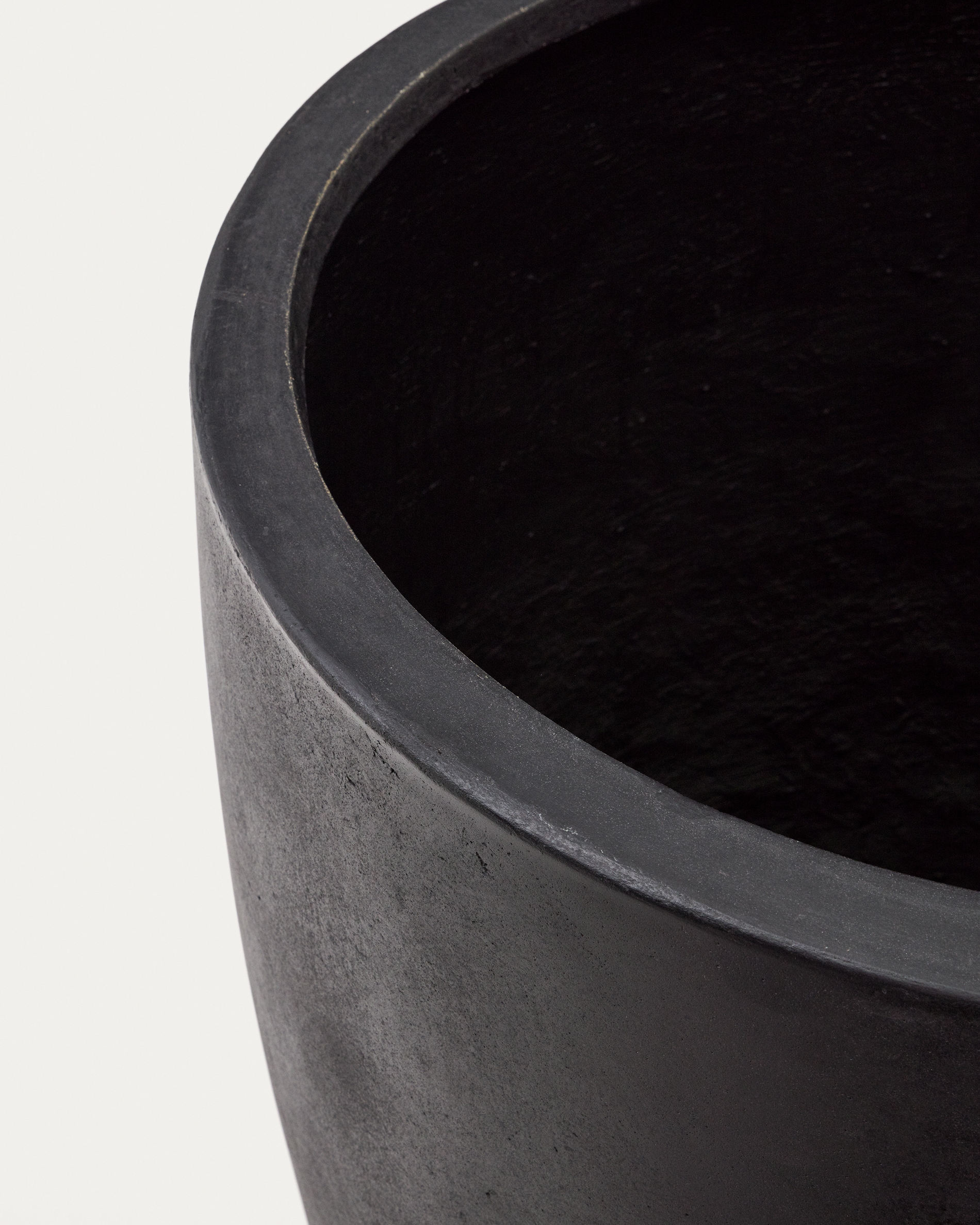 Aiguablava Кашпо из черного цемента Ø 75 см La Forma (ex Julia Grup)