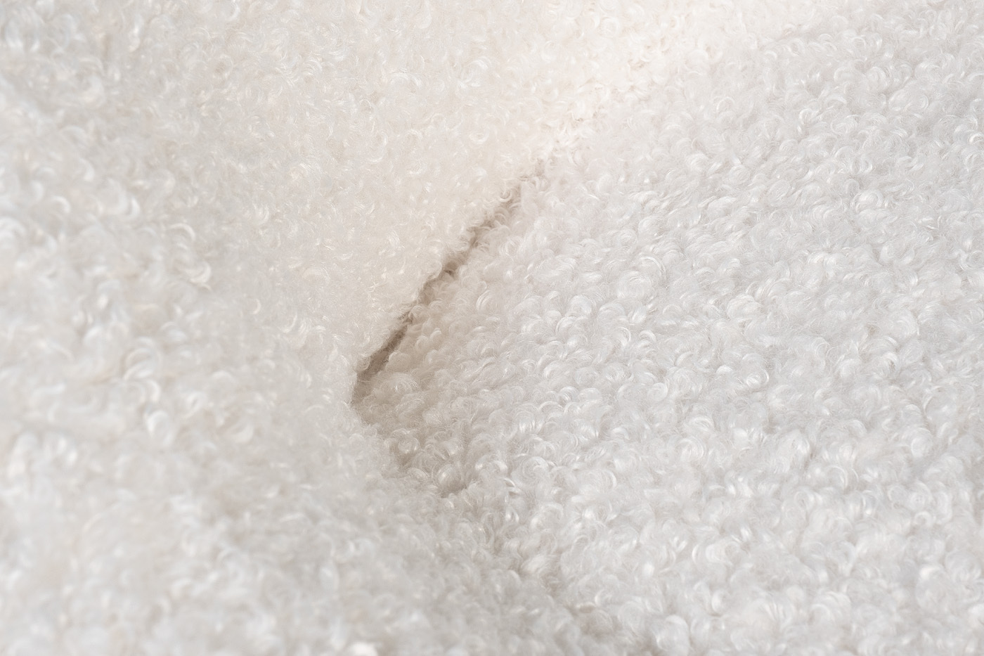 Кресло вращающееся Luna белое искусственный мех Garda Decor LUNA-4K-БЕЛ Esckimo01