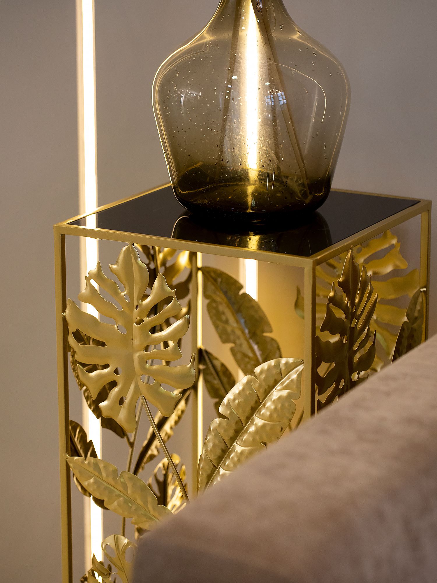 Столик интерьерный Листья Glasar 54-169