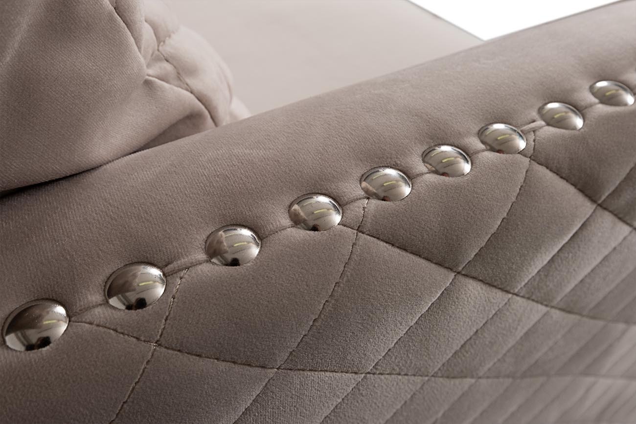 Диван Sorrento 250 трехместный велюровый крем-брюле Garda Decor SORRENTO-250-2K-КР-БРЮЛЕ-Bel42