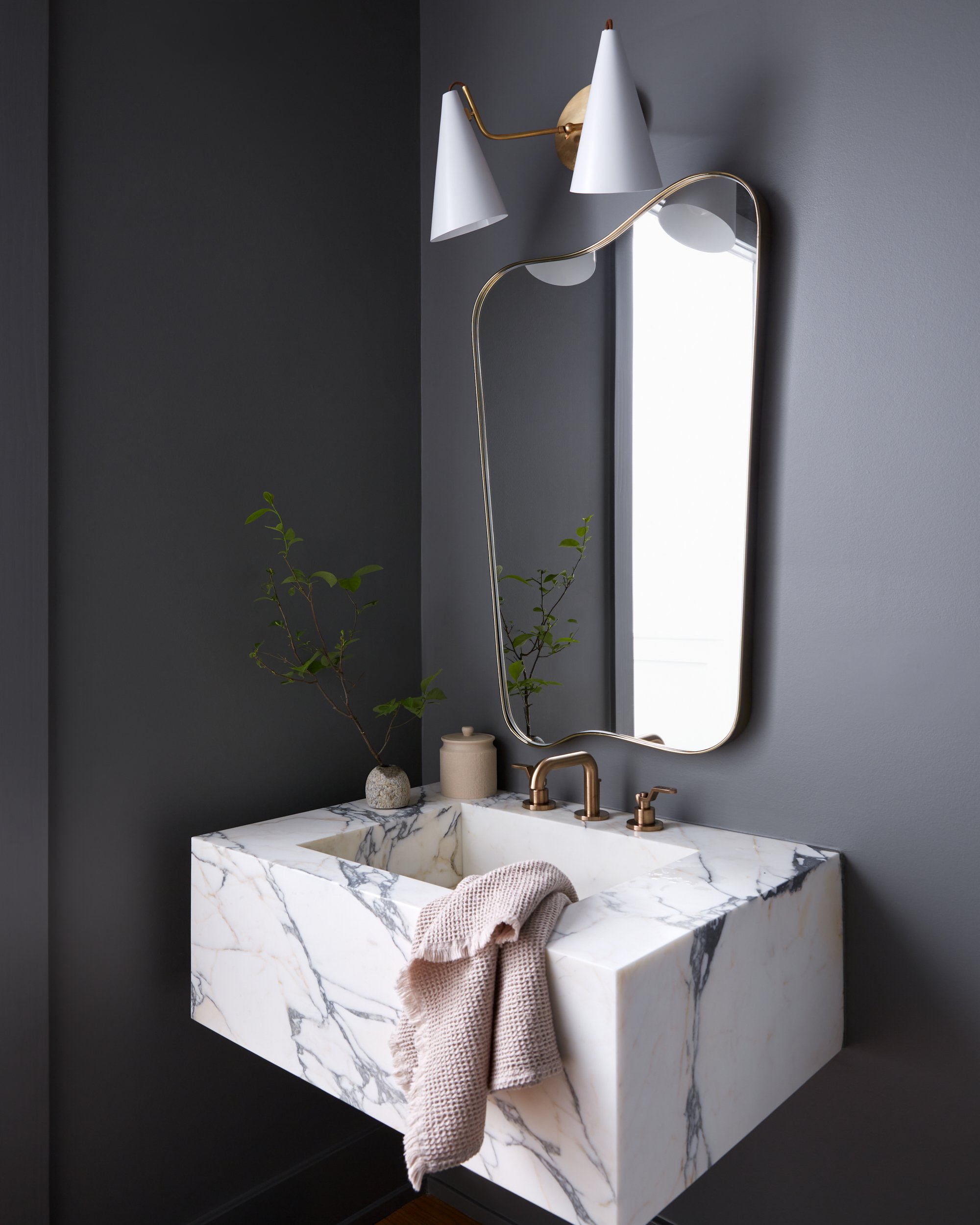 Золотое зеркало в раме Кейн Louvre Home DWM130824PND