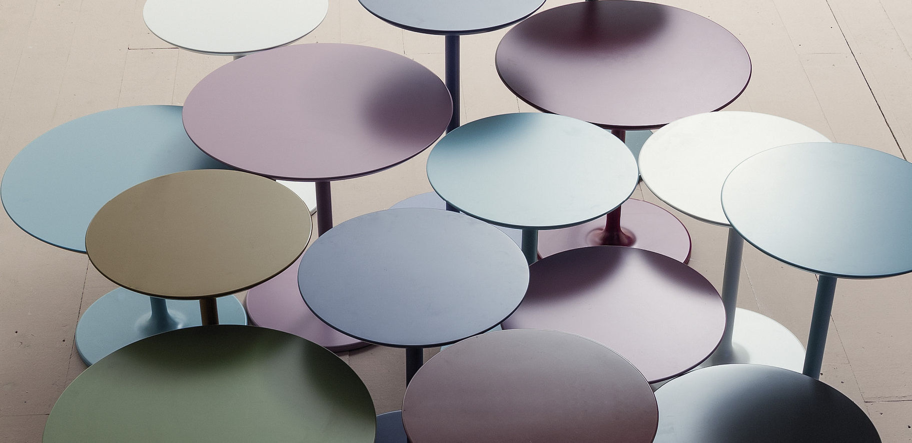 Столик Twils Simplit Canapa 420X44H55 opaco 002 Столик Twils Simplit Canapa 420X44H55 opaco 002