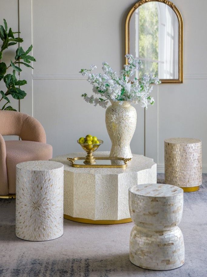 Столик акцентный с отделкой раковинами устриц Glasar D5591