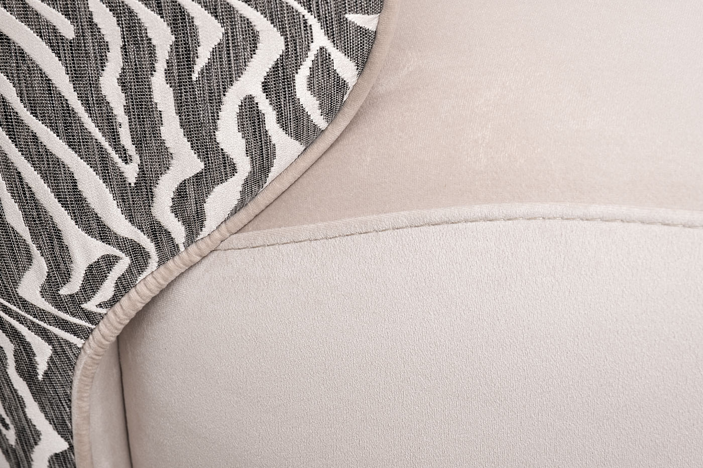 Кресло Capri Basic бежевое с принтом Garda Decor CAPRI BASIC-2K-Colt002+Ana Beg