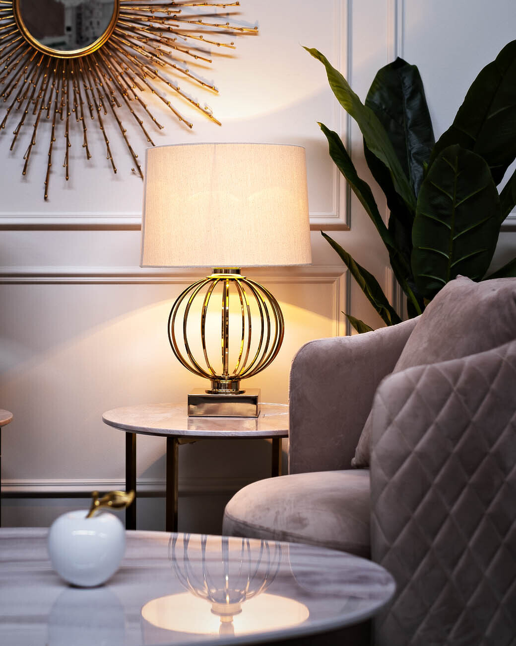 Статуэтка "Яблоко" белая с золотым Garda Decor T1012