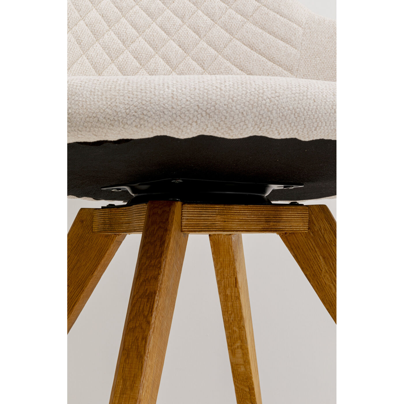 Стул с подлокотниками Coco Wood Cat 1 Ind. KARE 29001