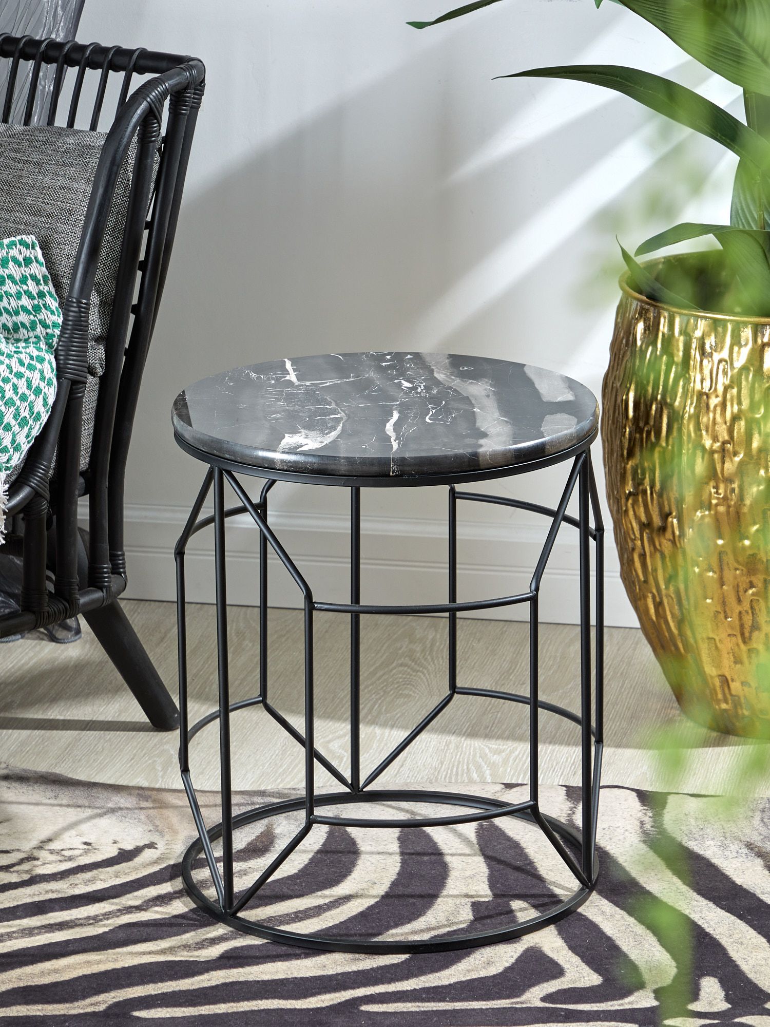Столик интерьерный с черным мрамором Glasar 54-260