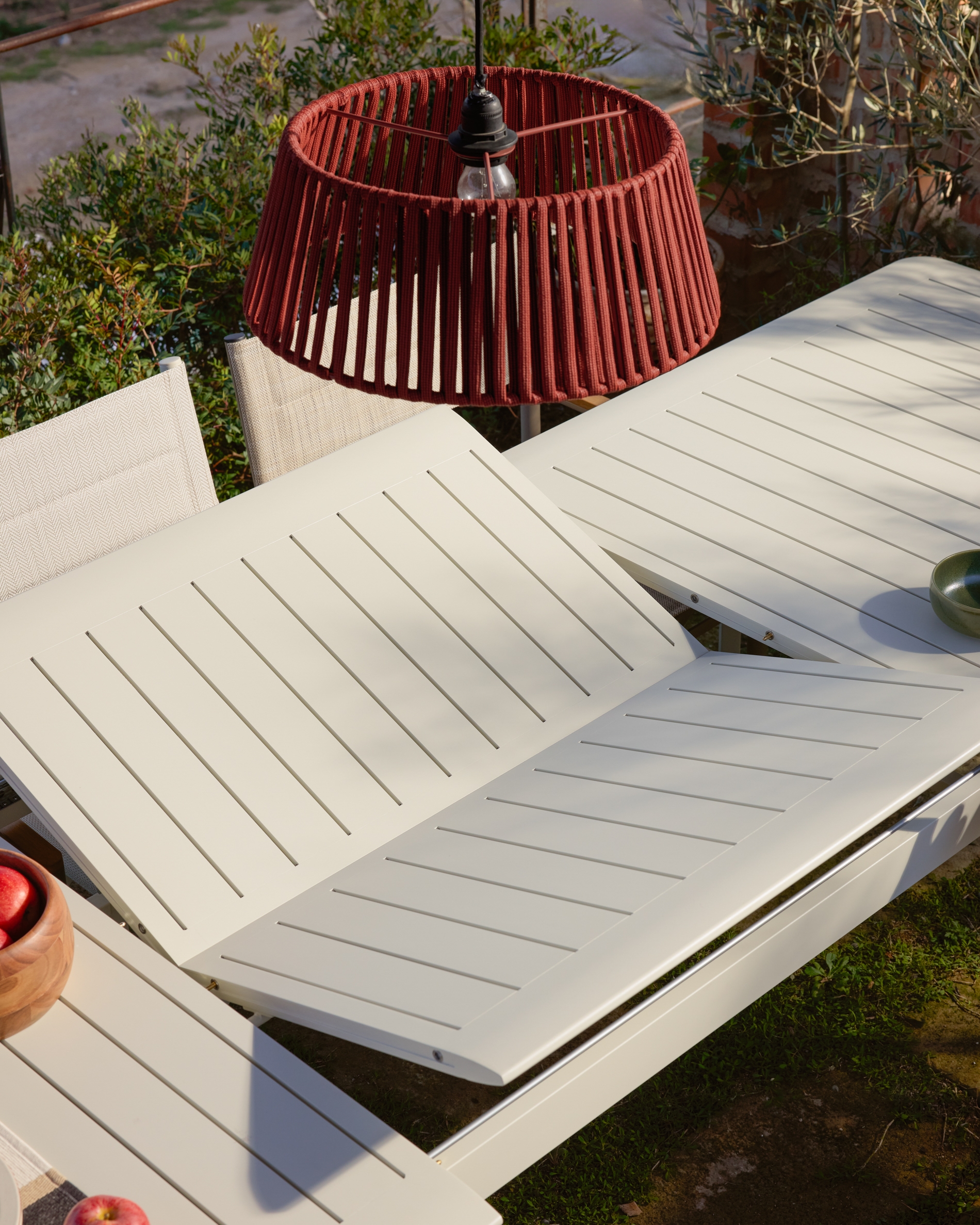 Раздвижной уличный стол Brela из алюминия цвета экрю 205(287) x 100 см La Forma 482584