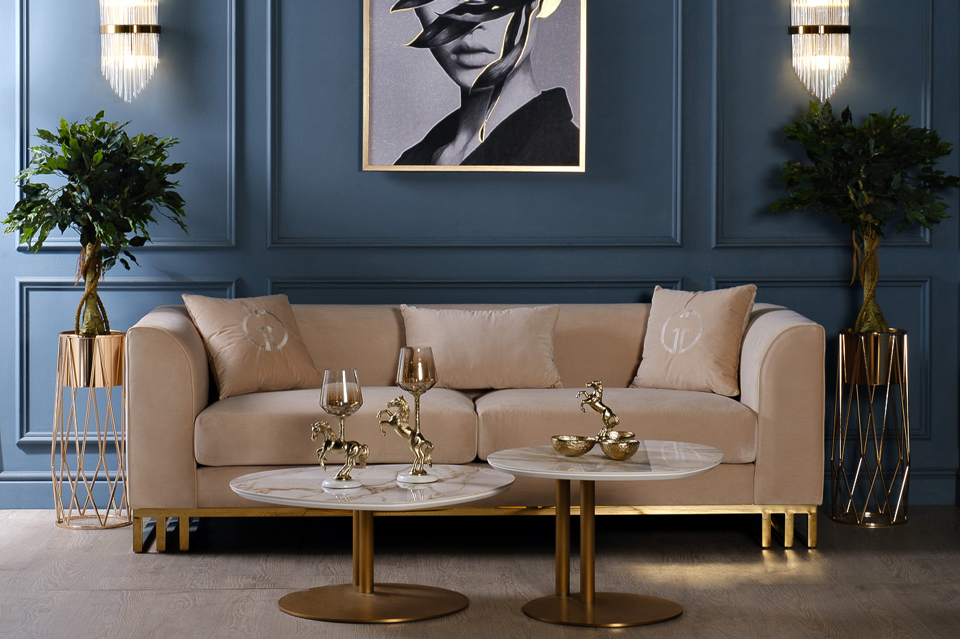 Диван треестный велюровый бежевый Garda Decor 102AN-20493