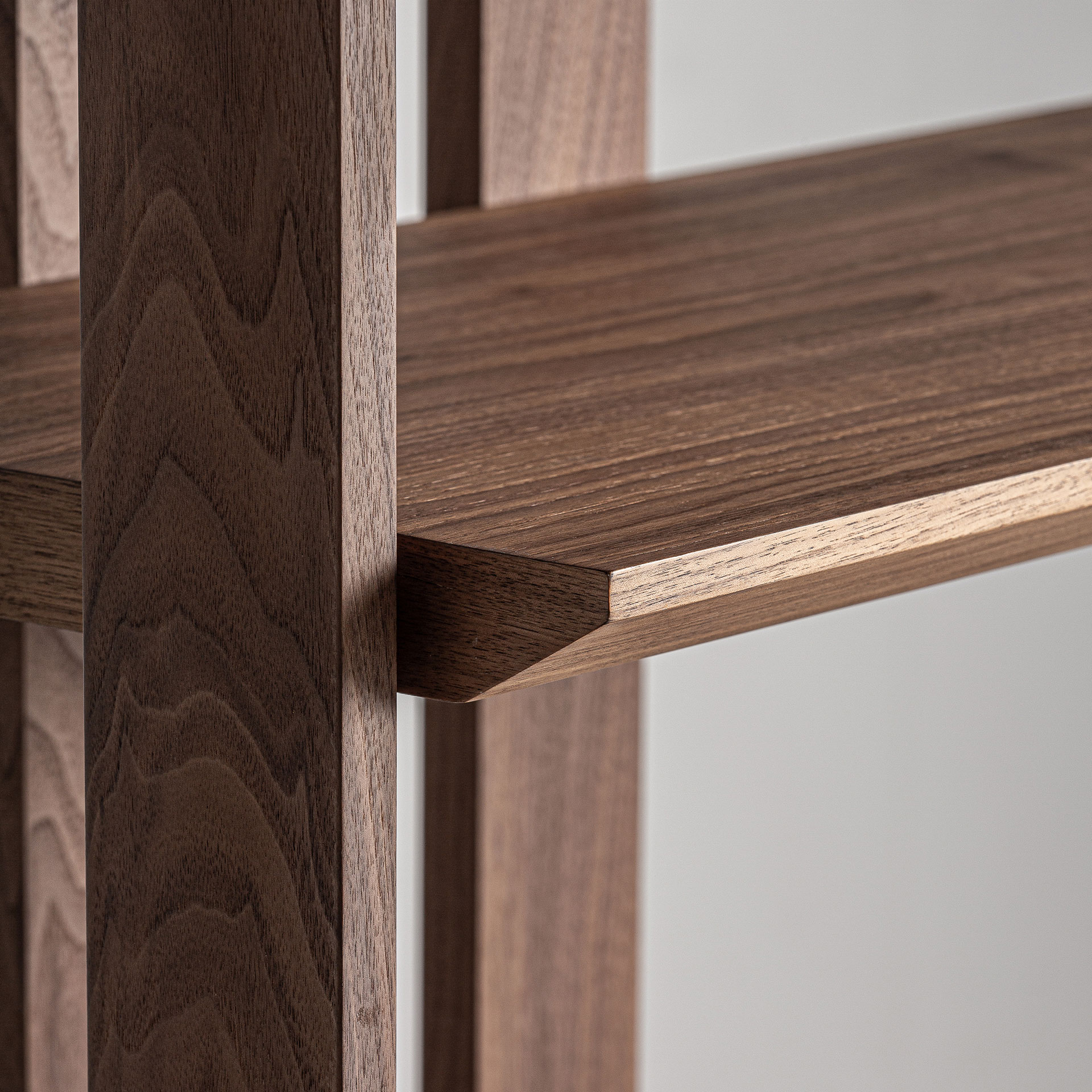 Книжный стеллаж Gifhorn Vical