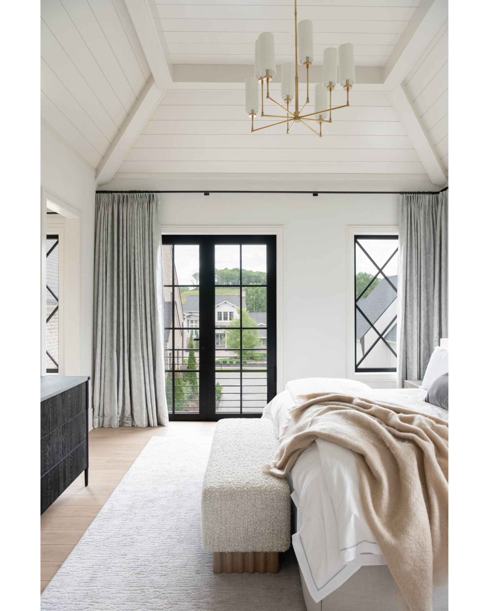 Золотая люстра Новара Louvre Home P7702PA