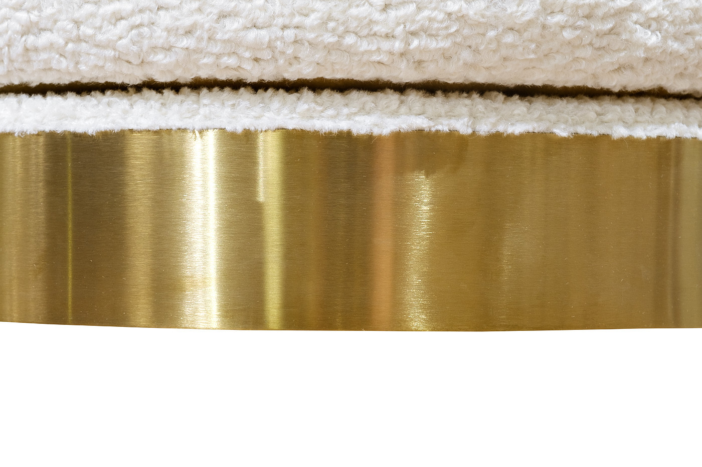 Кресло Napoli вращающееся кремовое искусственный мех Garda Decor Napoli-4K-КРЕМОВЫЙ-SHEEPSKIN