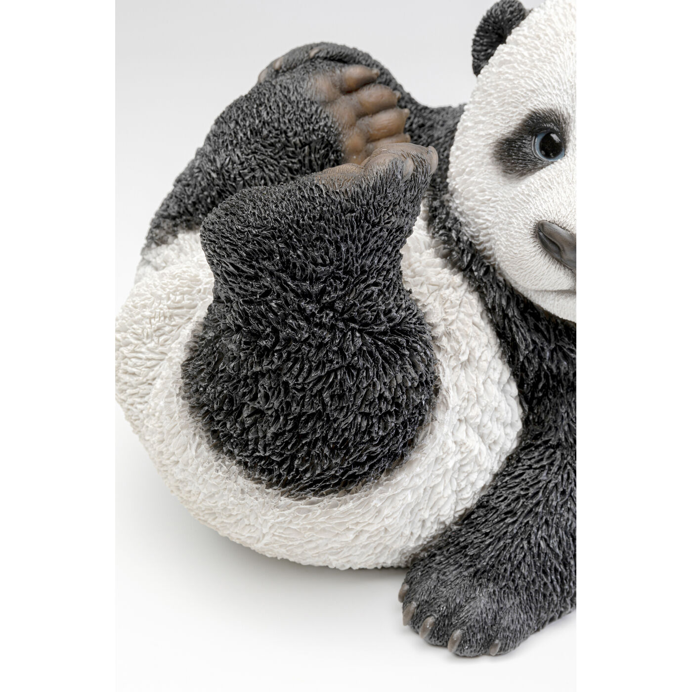 Фигура декоративная Lying Panda Baby 25 см KARE 56360