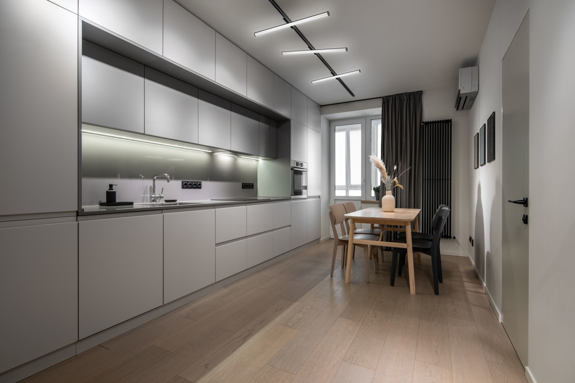 Трековый светильник Maytoni TR026-2-10B3K