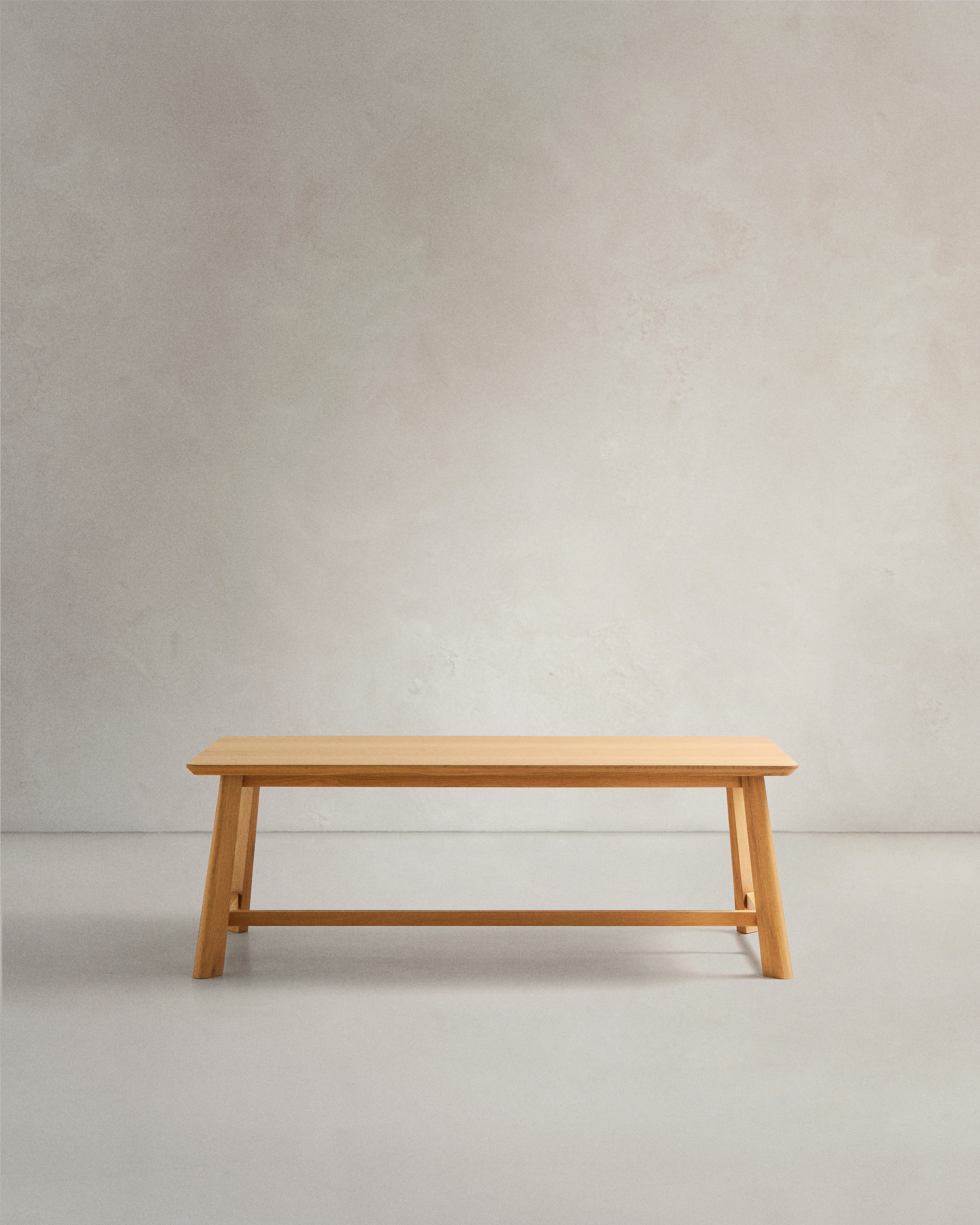 Стол Idun из шпона и массива дуба с натуральной отделкой 200x100см La Forma (ex Julia Grup)