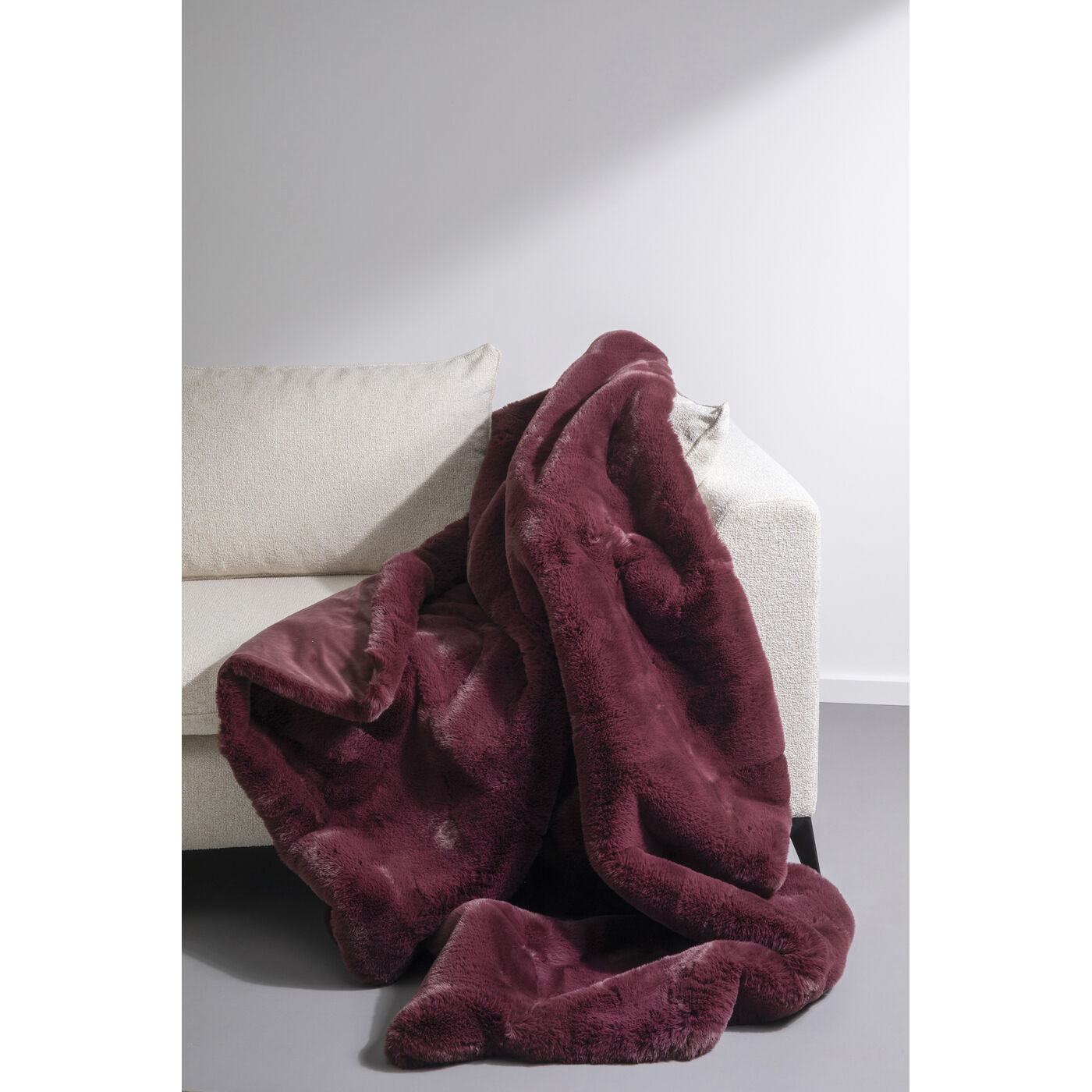 Плед Mika Aubergine 150x200cm KARE 57530