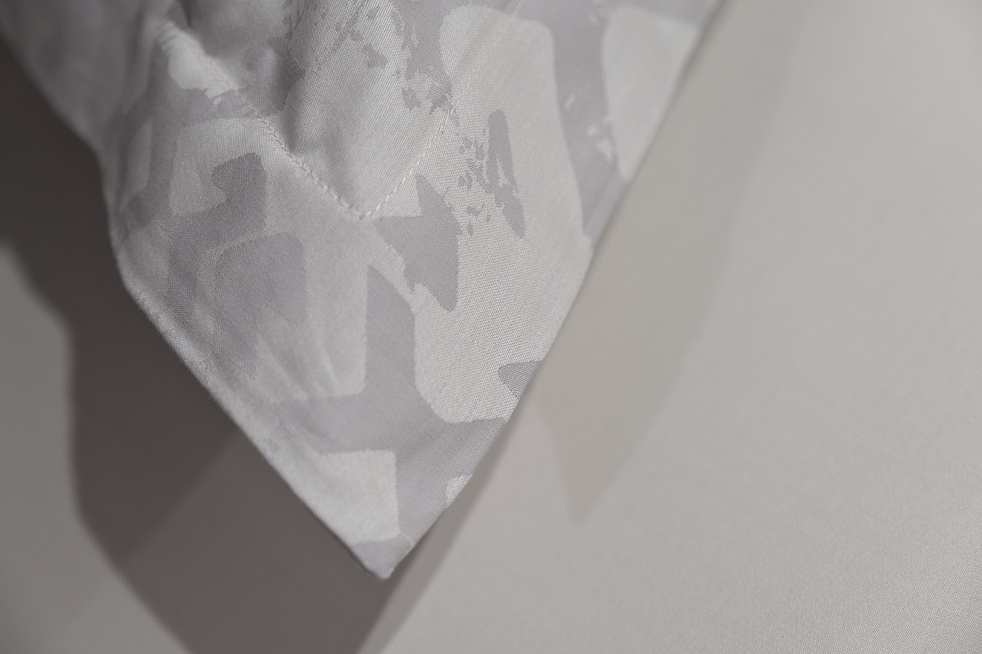 Простыня сатиновая бежевая Garda Decor 130HB-00044