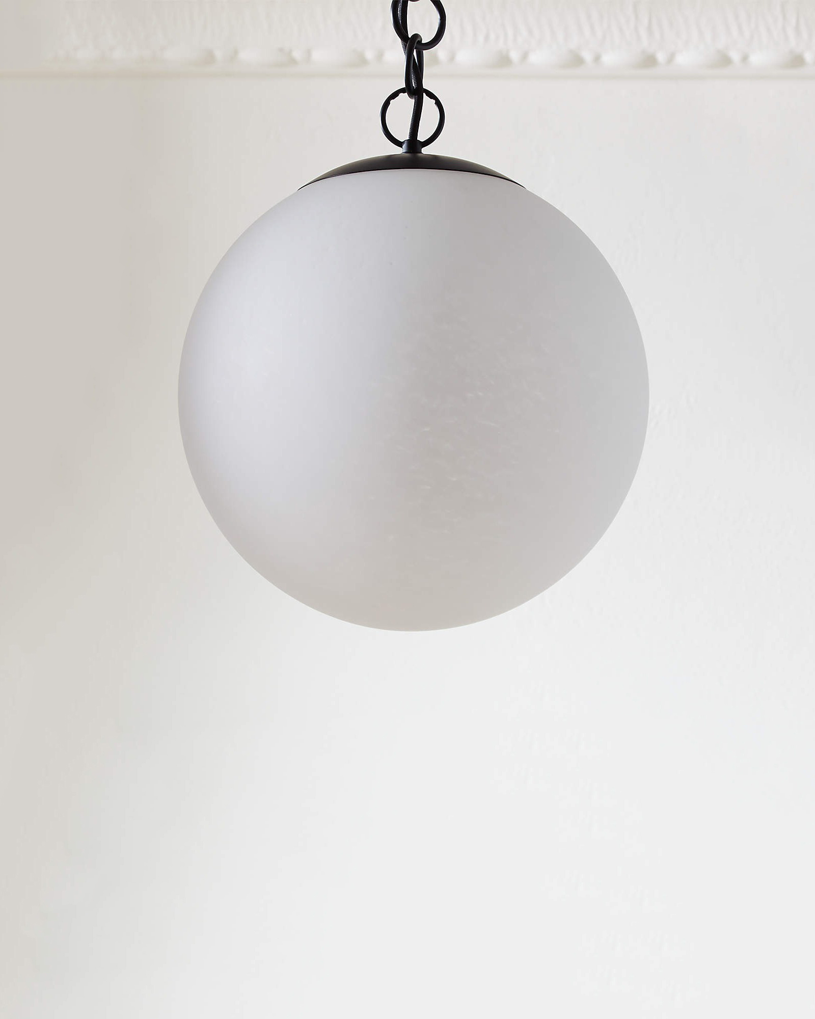 Черный подвесной светильник Мэйси Louvre Home LHLPN110324SWL