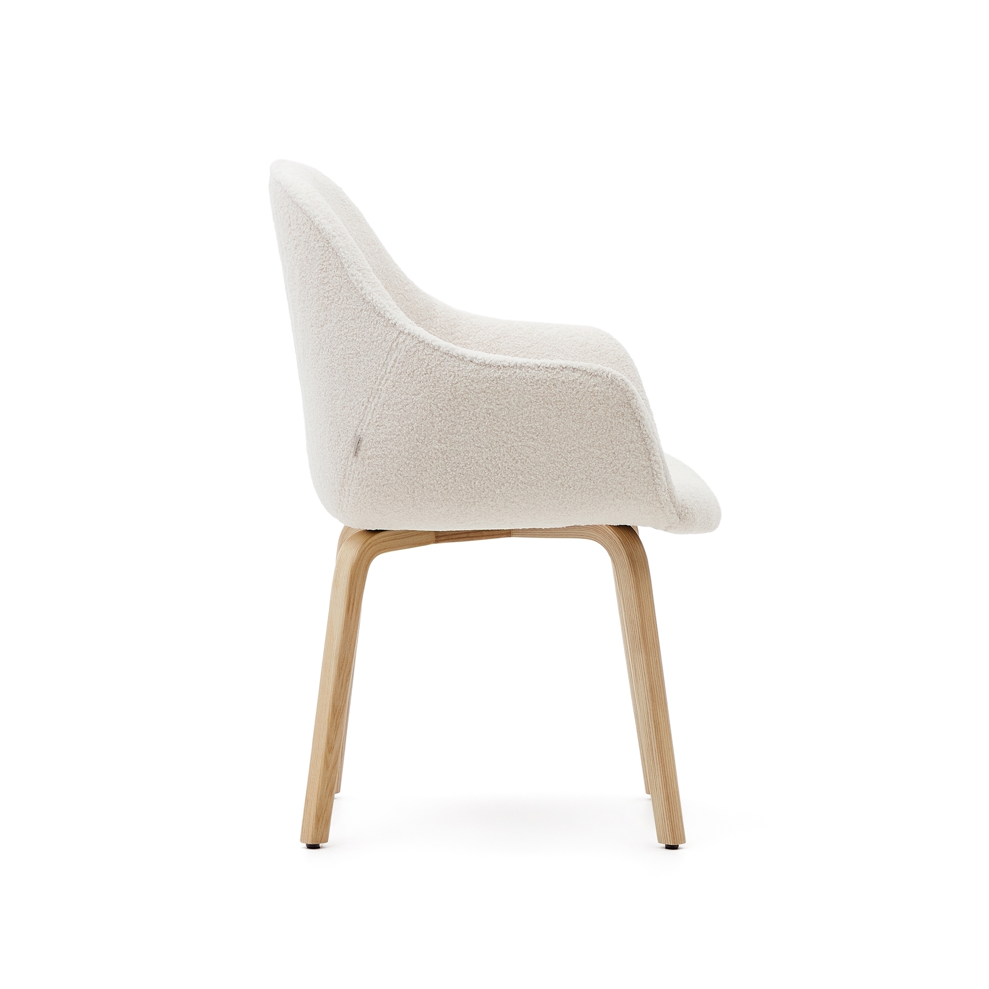 Aleli Стул из ткани букле белого цвета и ножками из ясеня с натуральной отделкой La Forma (ex Julia Grup)