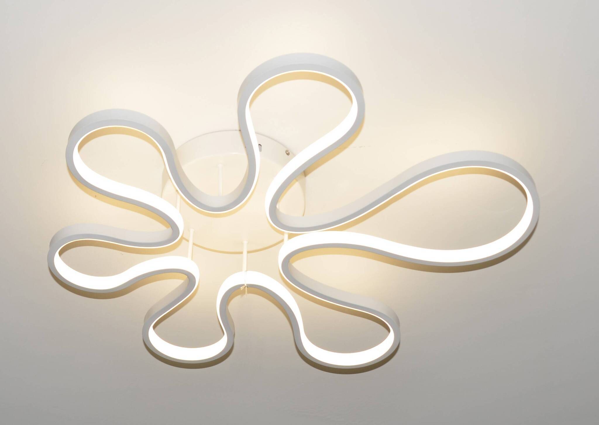 Светодиодная потолочная люстра с пультом Moderli V2741-CL Cosa LED 144W