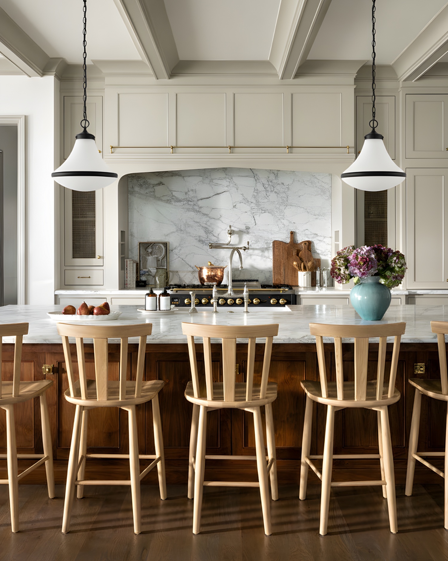 Чёрный подвесной светильник Ларна Louvre Home P7846PB-1