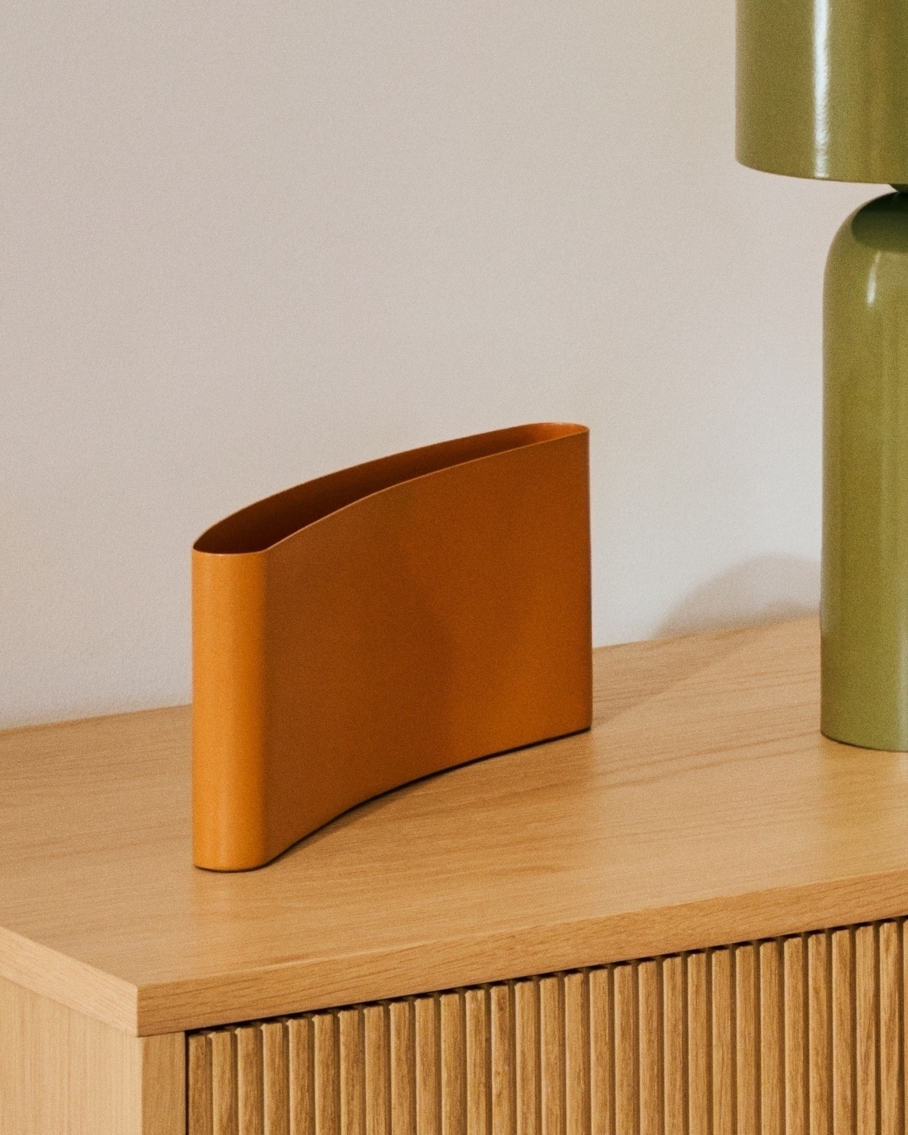 Подсвечник железный оранжевый Mistra La Forma (ex Julia Grup)