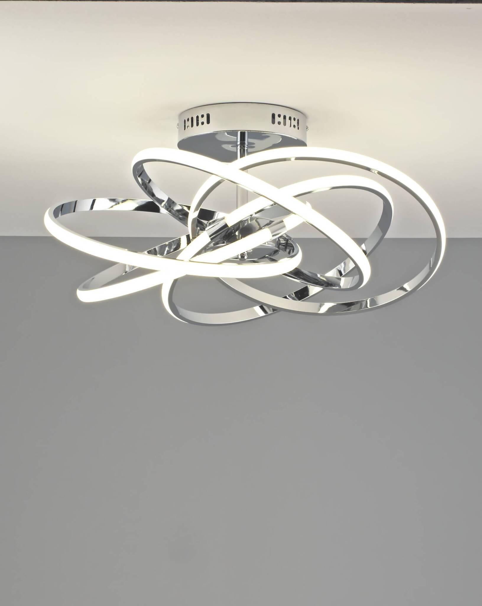 Светодиодная потолочная люстра с пультом Moderli V2830-CL Arrow LED 200W