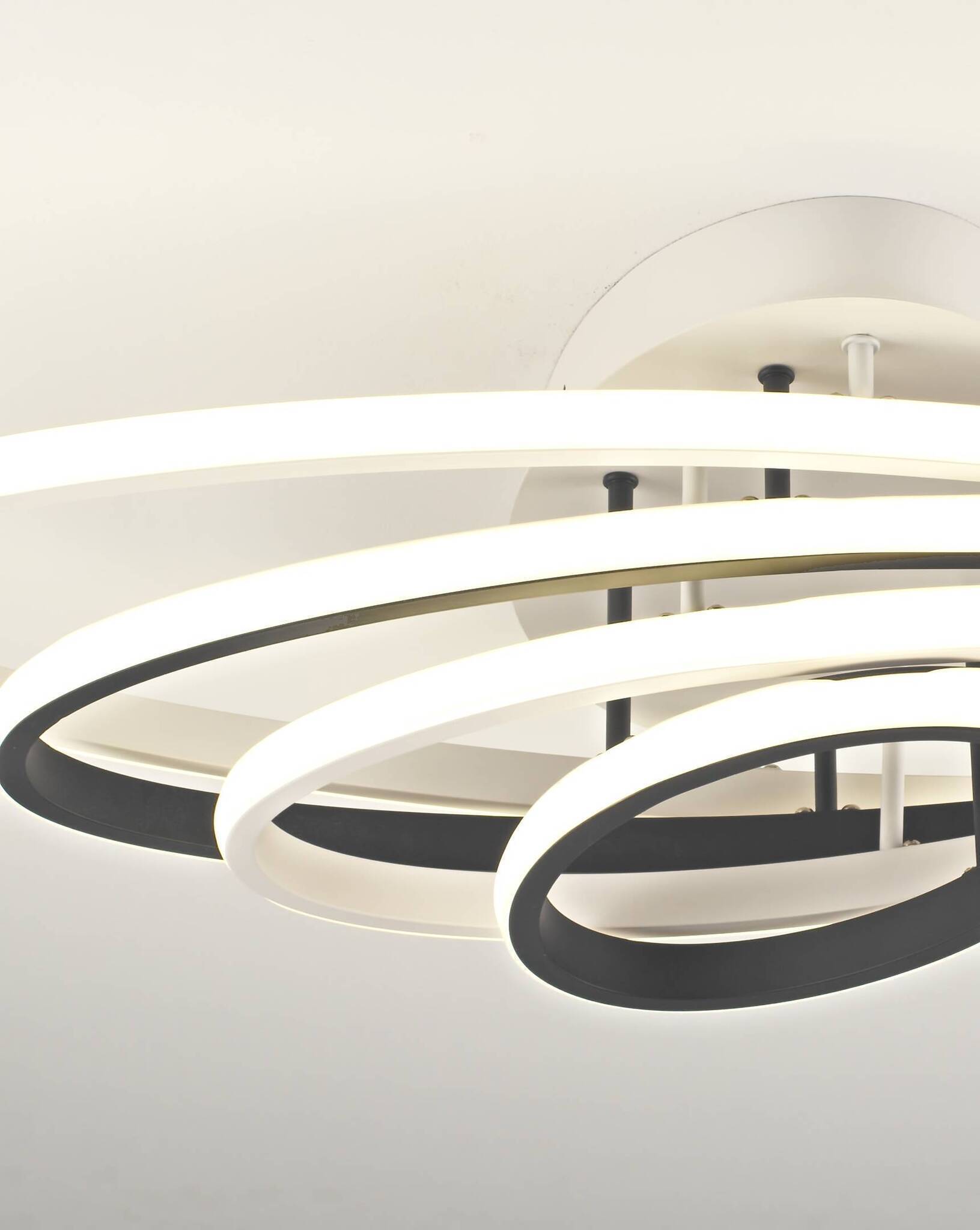 Светодиодная потолочная люстра с пультом Moderli V2721-CL Odisey LED 168W
