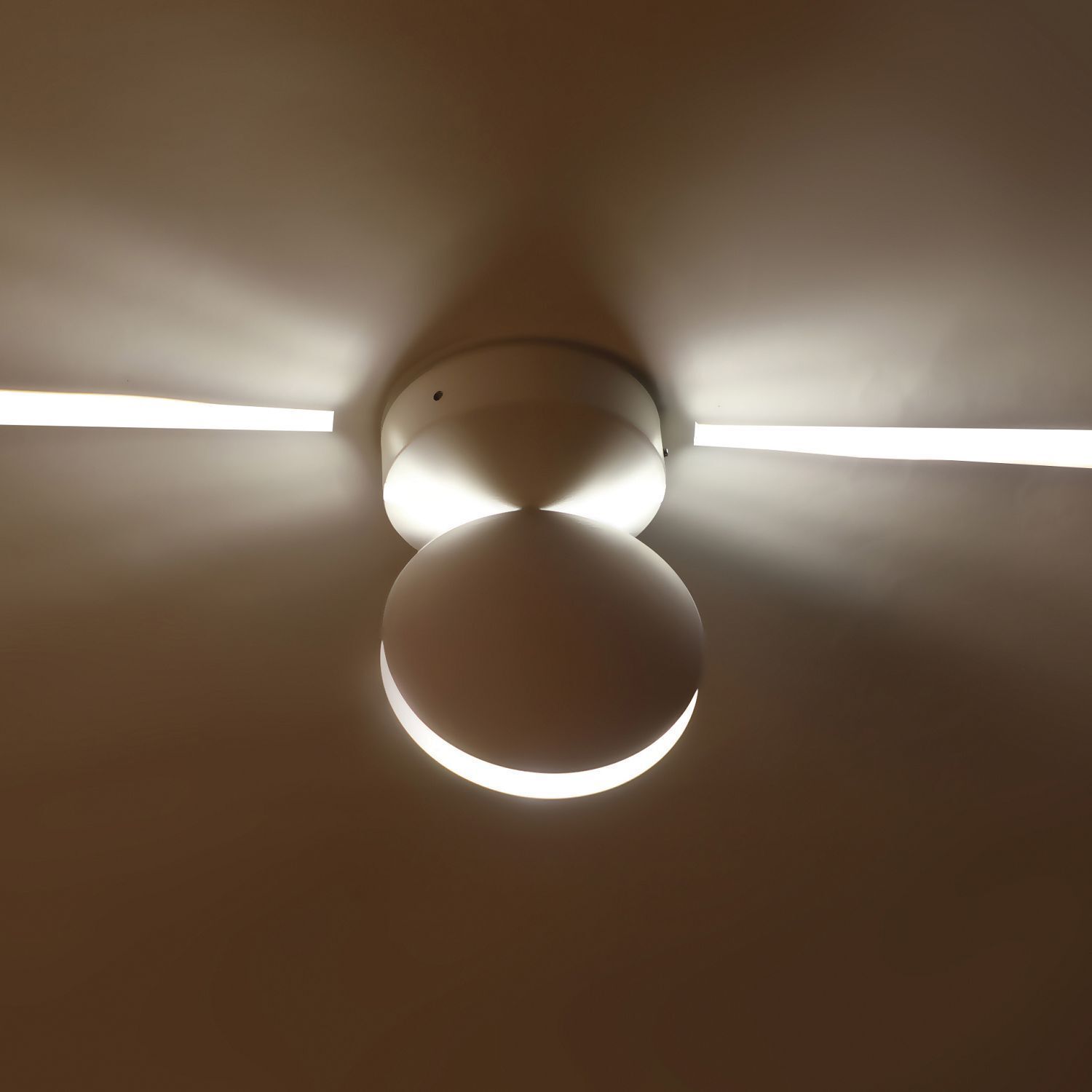 Настенный светильник Favourite 2000-1W