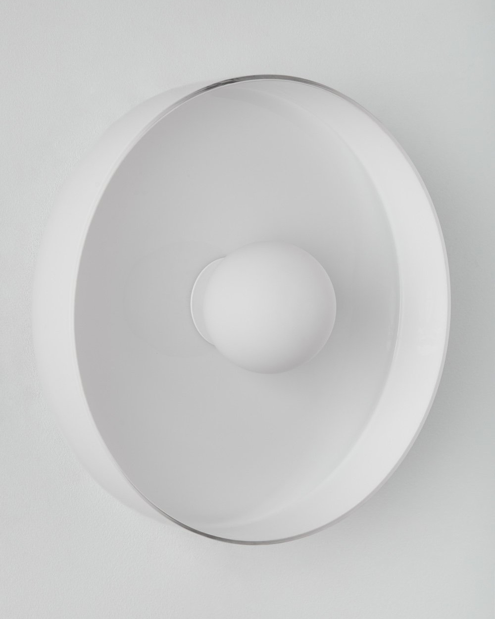 Белый настенный светильник Кассель - Ø 35 см. Louvre Home LHLSC520324SWL