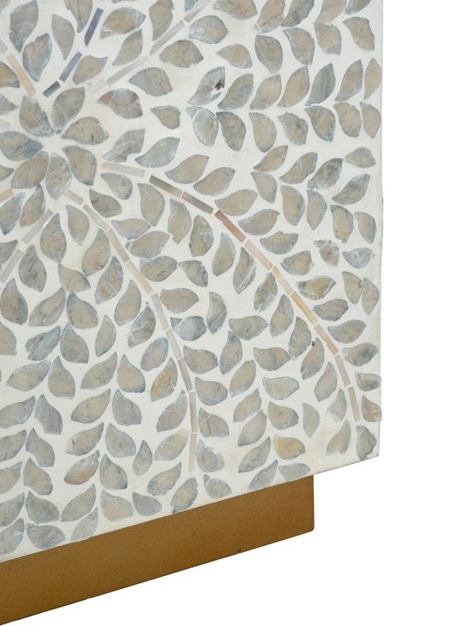 Столик акцентный с отделкой раковинами устриц Glasar D5603