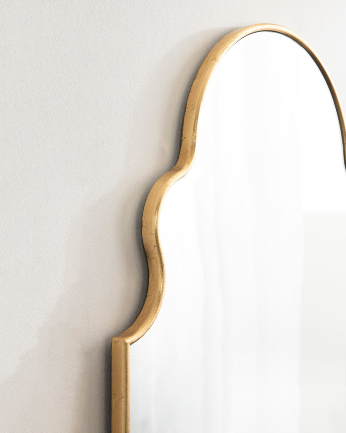 Зеркало в золотой раме Шифа Louvre Home LHDWM071123SH